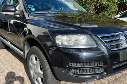 VW Touareg 323.000 km 3.499 &euro; Koblenz OT Neuendorf 56070
