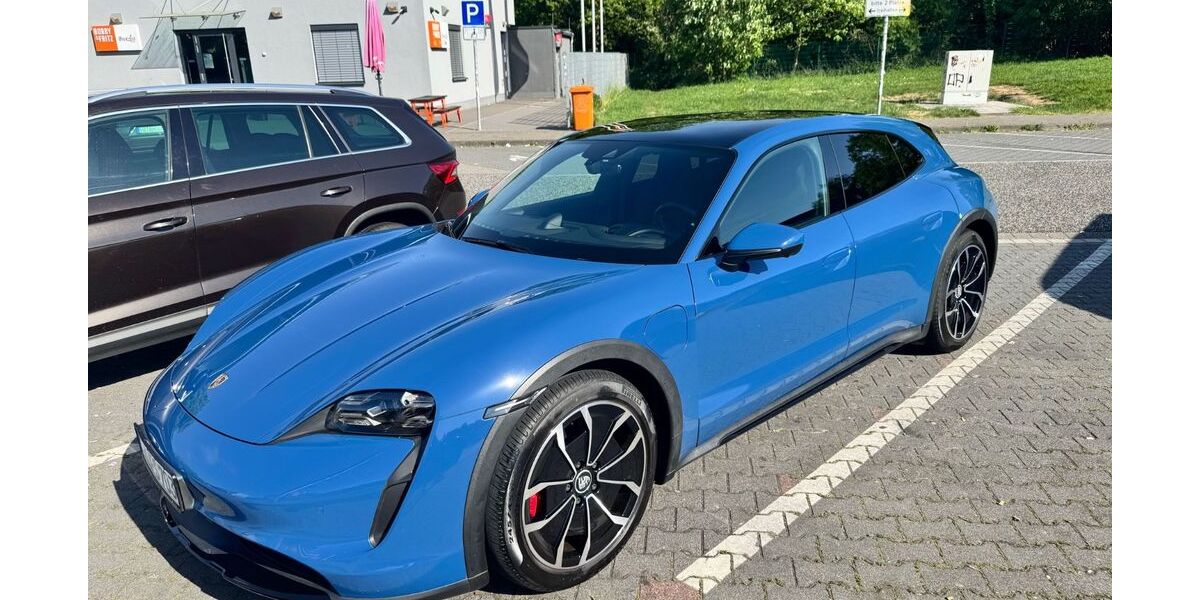 Porsche Taycan 72.300 km 57.500 &euro; Großschirma 09603