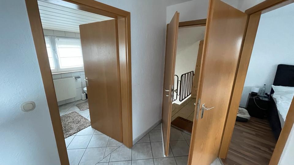 Dachgeschoßwohnung Giengen an der Brenz - 3 Zimmer, 80 m&sup2;, 950&euro; | Angebot:26286481