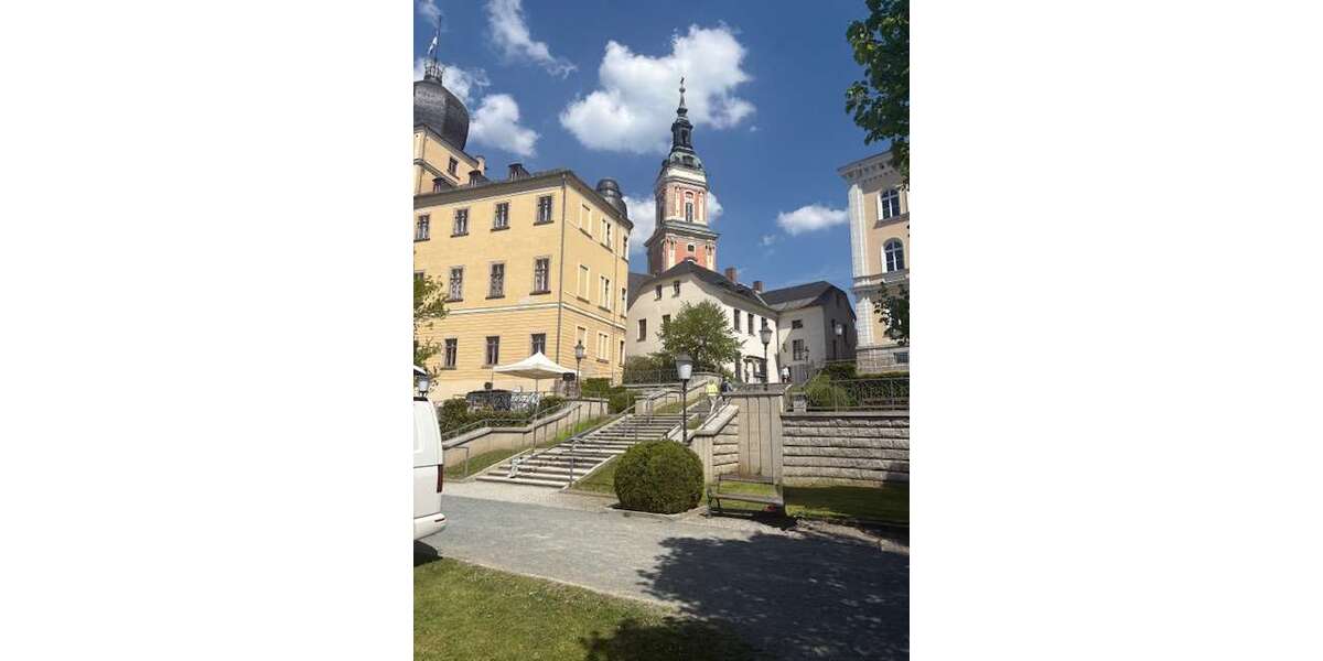 Haus zum Kaufen in Greiz 75.000 € 210 m² 9 zimmer