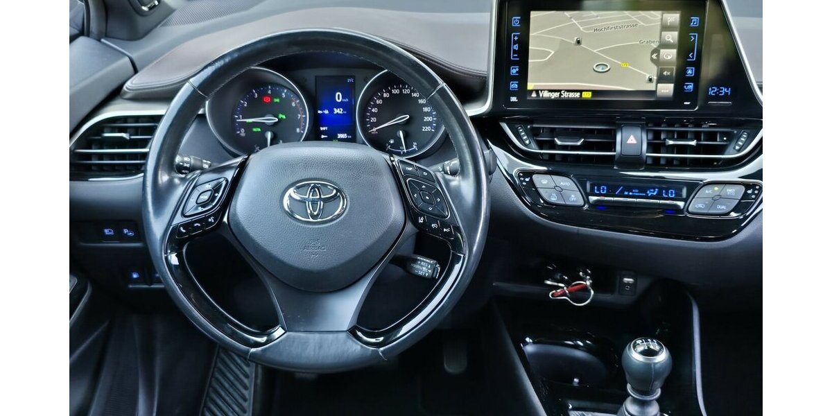 Toyota C-HR 1.2 LOUNGE/KAMERA/NAVI/LEDER/JBL/PDC 119.381 km 12.900 &euro; Villingen-Schwenningen 78054