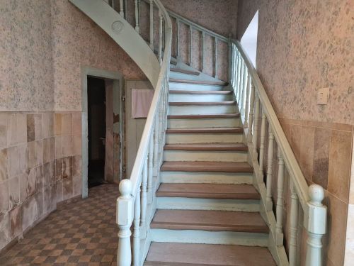 Großzügiges Einfamilienhaus mit Einliegerwohnung in 97450 Arnstein (ID 10527) 7 zimmer