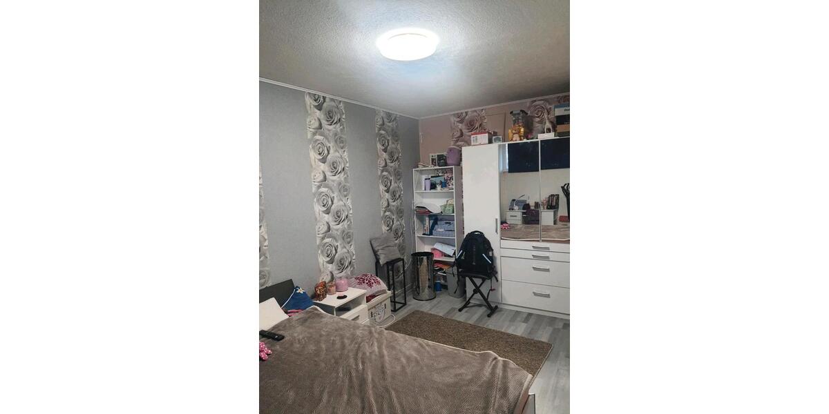 Etagenwohnung Neunkirchen - 4 Zimmer, 98 m&sup2;, 165.000&euro; | Angebot:26122117