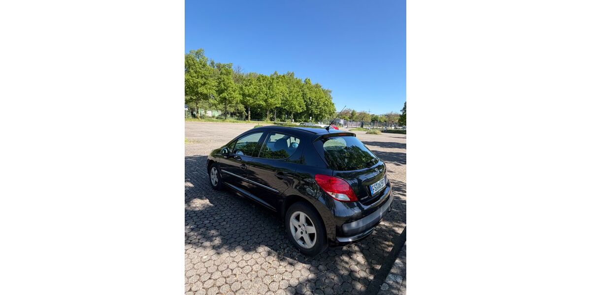 Peugeot 207 142.000 km 3.400 &euro; Weil am Rhein 79576