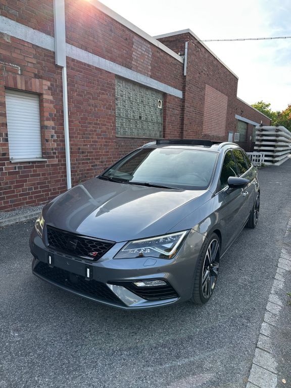 Seat Leon 111.300 km 22.590 € Hamm 59075