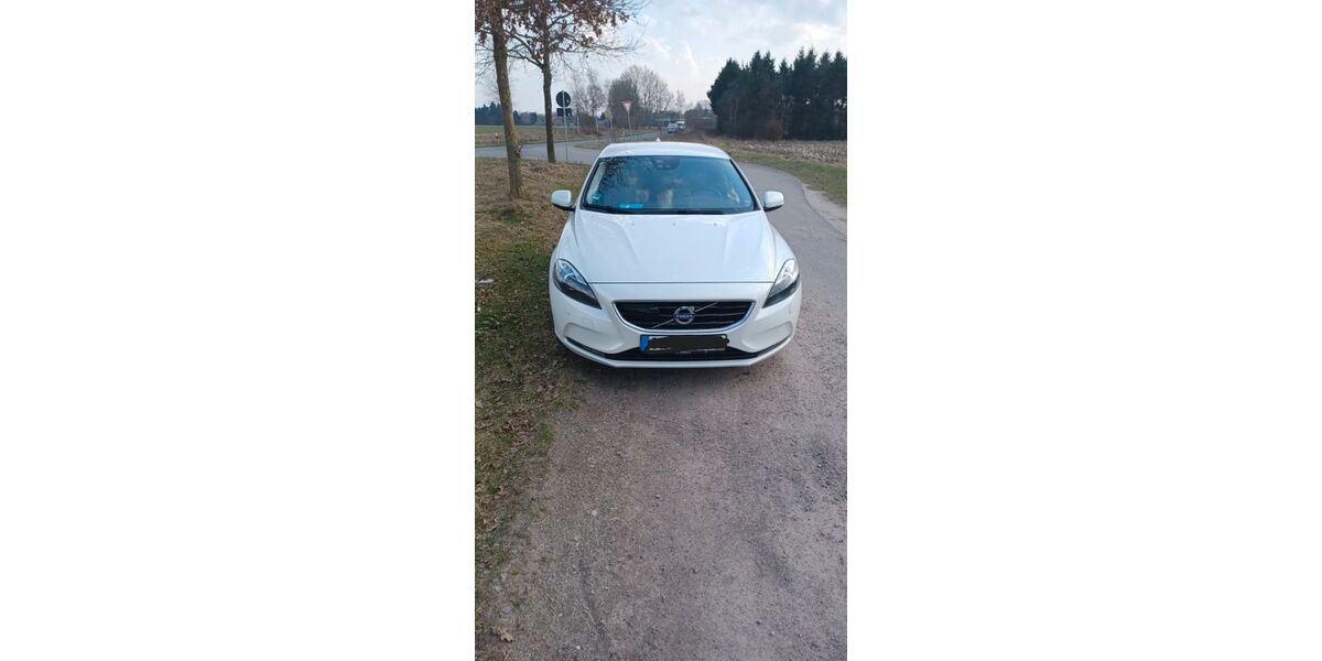 Volvo V40 148.000 km 11.500 &euro; Bremervörde 27432
