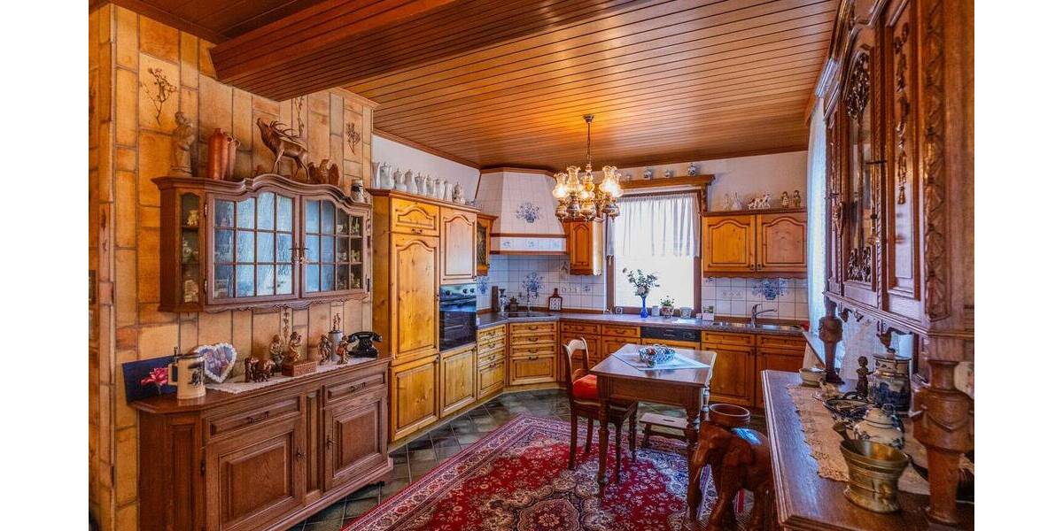 Mehrfamilienhaus, Wohnhaus Bischofsheim - 8 Zimmer, 275 m&sup2;, 850.000&euro; | Angebot:26498821
