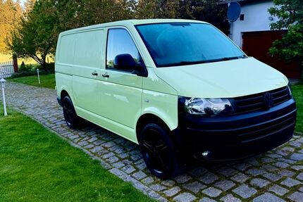 VW T5 Transporter 239.000 km 10.990 &euro; Banzin 19260