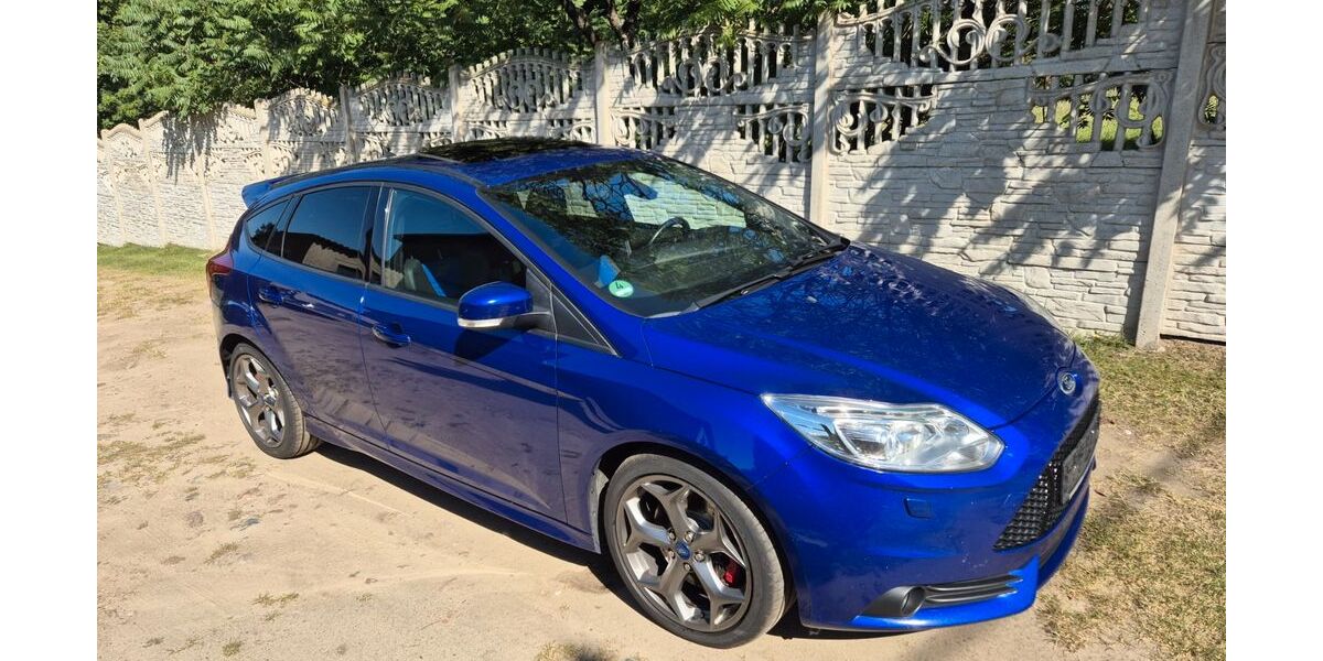 Ford Focus 165.032 km 10.900 &euro; Ruhner Berge 19376