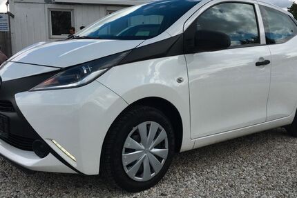 Toyota Aygo (X) 165.000 km 4.899 &euro; Bonn 53227