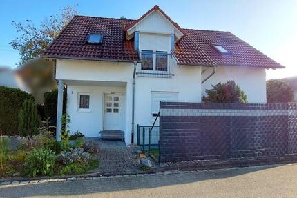 Gemütliches Einfamilienhaus mit 4,5 Zimmern in ruhiger Lage zimmer