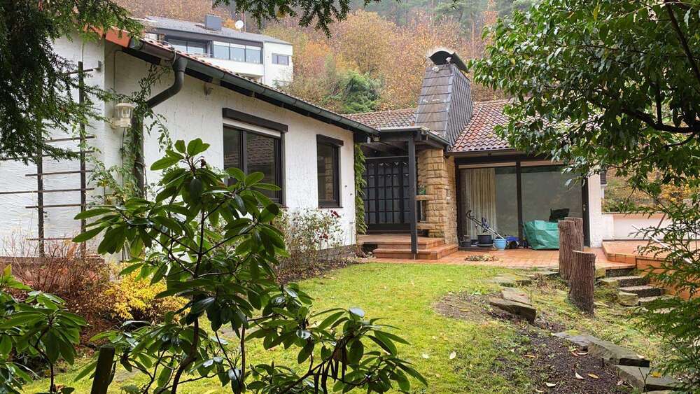 Haus zum Mieten in Weisenheim am Berg 1.950 € 180 m² 6 zimmer