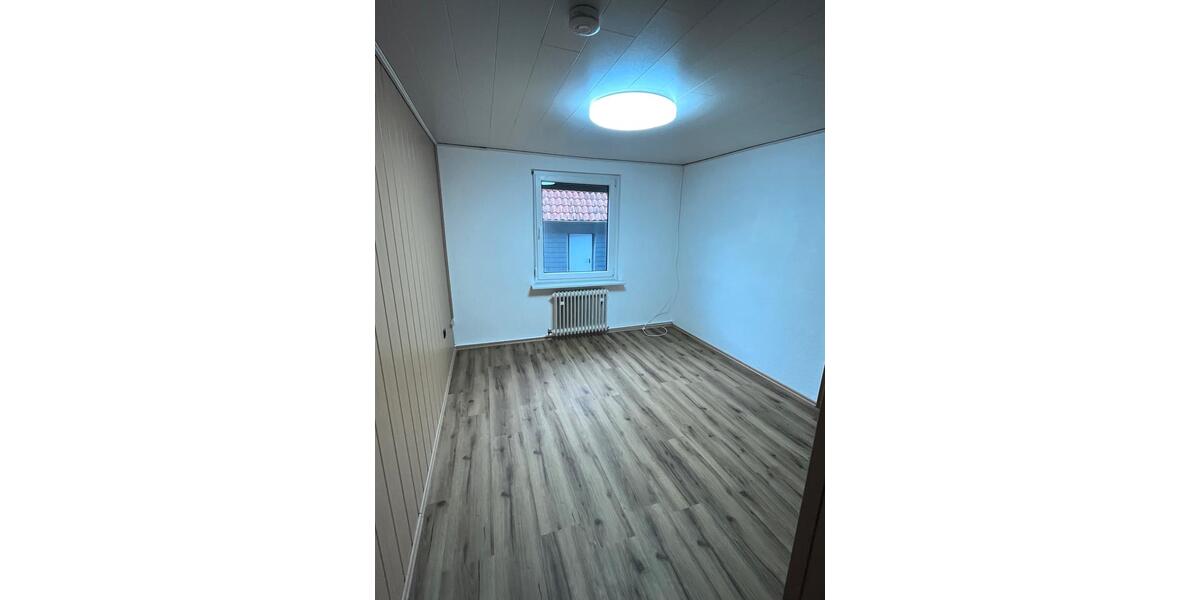 Reihenhaus Delligsen - 7 Zimmer, 195 m&sup2;, 1.050&euro; | Angebot:26225566