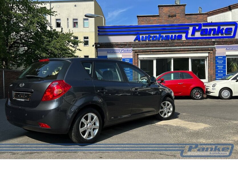 Kia Ceed 1.6 EX*SchiebeD*SHZ*Klima*Teilleder*PDC* 123.801 km 3.990 € Berlin 13187