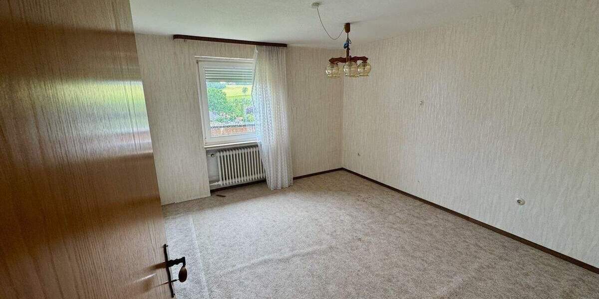 Mehrfamilienhaus, Wohnhaus Söhrewald Wattenbach - 6 Zimmer, 110 m&sup2;, 185.000&euro; | Angebot:25670896