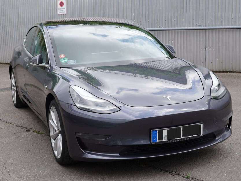 Tesla Model 3 100.300 km 22.500 € Meerbusch 40668