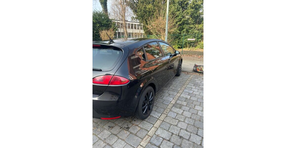 Seat Leon 212.210 km 3.299 &euro; Bremerhaven 27570