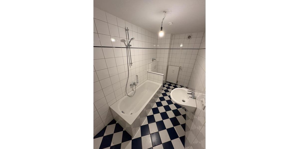 Etagenwohnung Burghausen - 3 Zimmer, 70 m&sup2;, 990&euro; | Angebot:26338969