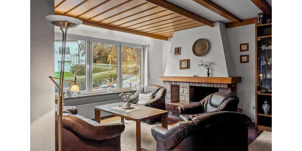 Einfamilienhaus Biedenkopf - 7 Zimmer, 259 m&sup2;, 1.200&euro; | Angebot:25433797