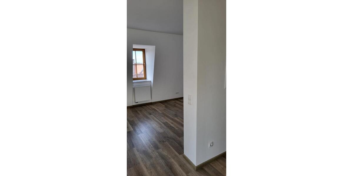 Dachgeschoßwohnung Querfurt - 3 Zimmer, 99 m&sup2;, 750&euro; | Angebot:26335765