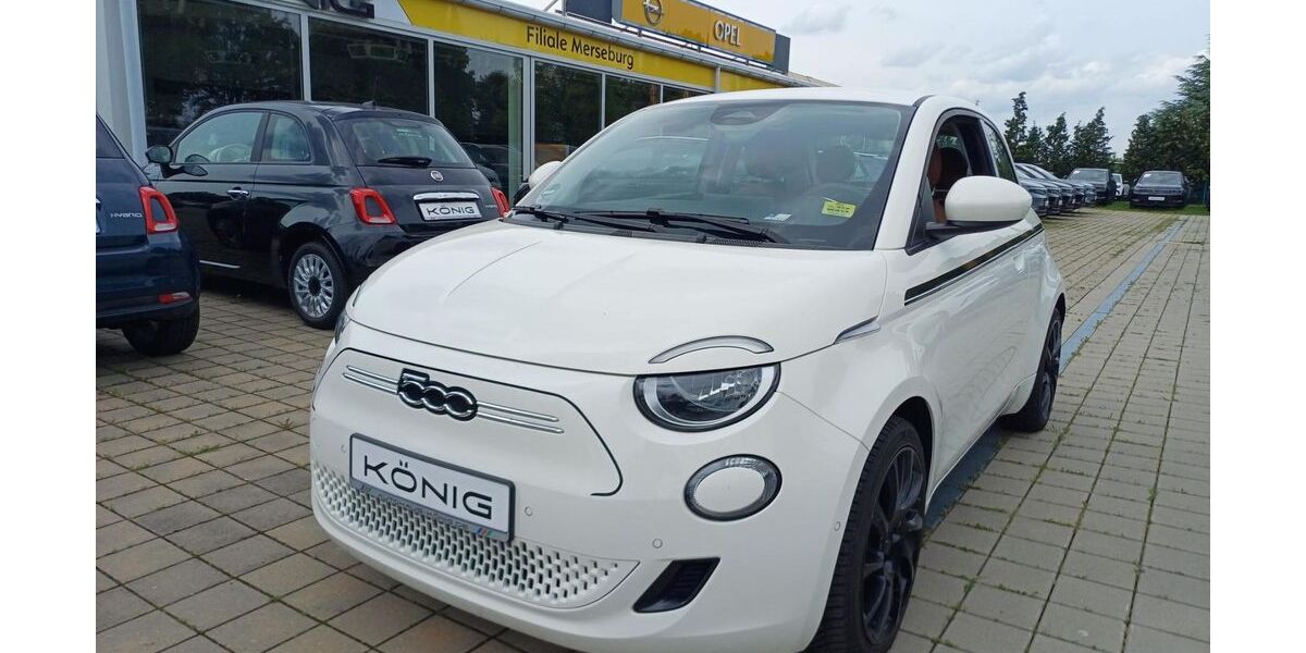 Fiat 500e 10.640 km 27.999 &euro; Merseburg 06217