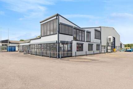 Moderne und vielseitig Gewerbefläche - perfekt für Lager, Produktion oder Büronutzung. zimmer