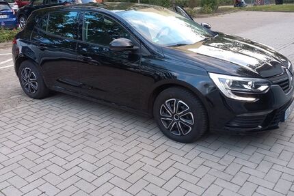 Renault Megane 97.000 km 8.450 € Bremerhaven 27574