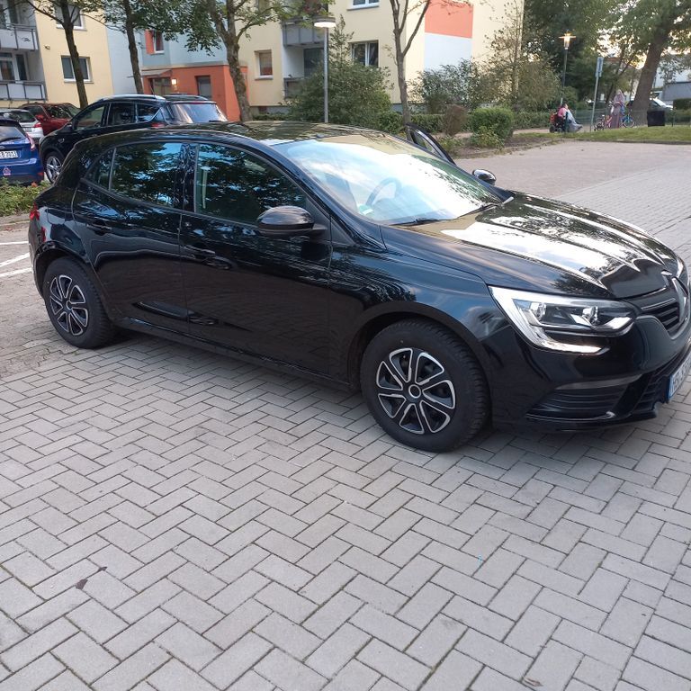 Renault Megane 97.000 km 8.450 € Bremerhaven 27574