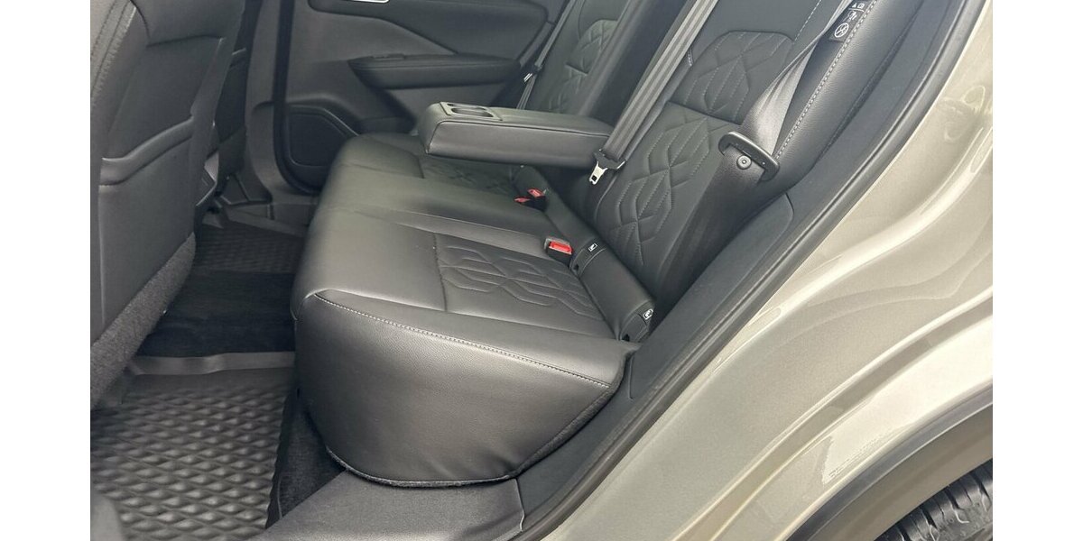 Nissan Qashqai Tekna XTronic *Navi/LED/el. Heckklappe/360 13.081 km 28.690 &euro; Bamberg 96052