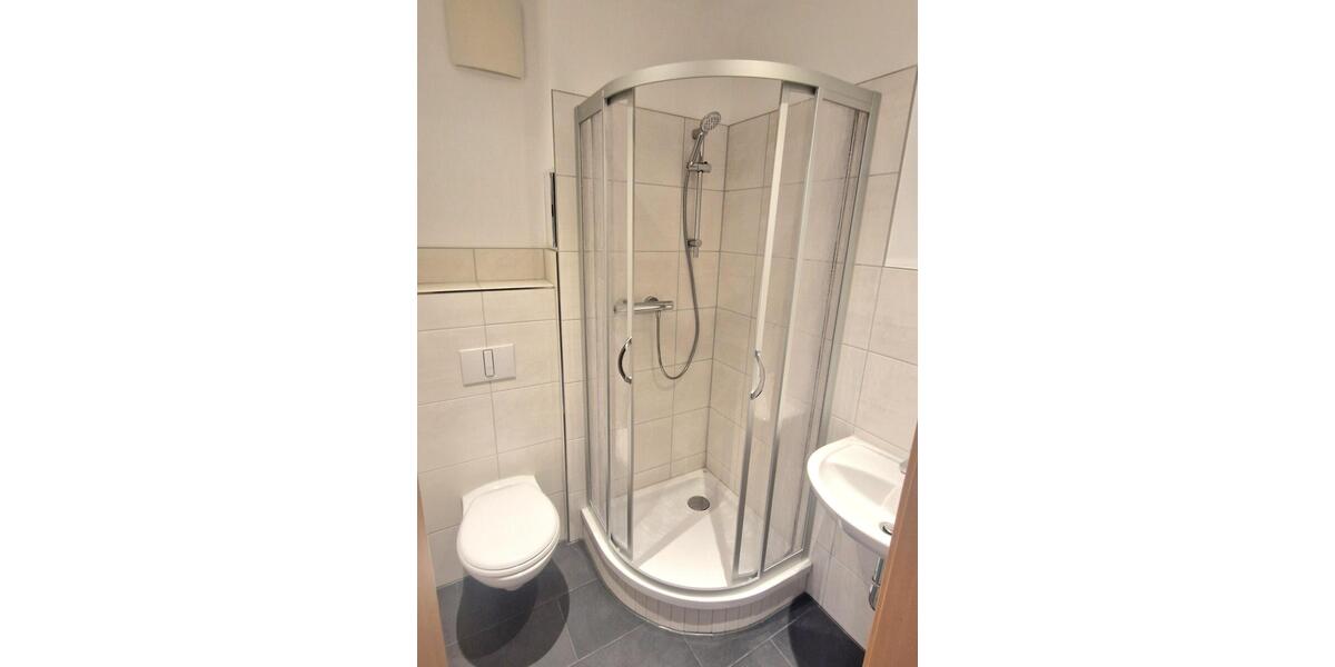 2 MONATE KALTMIETFREI! - gemütliche 3-Zimmer-Dachgeschoßwohnung-nahe Sachsenallee 3 zimmer