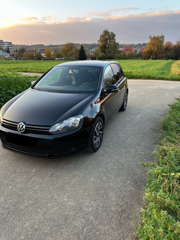 VW Golf 212.000 km 5.300 € Reutlingen 72768