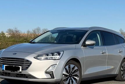 Ford Focus 123.000 km 11.900 &euro; Dresden 01099