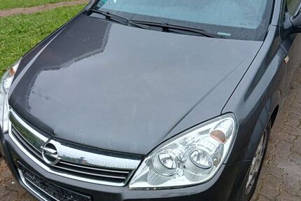 Opel Astra 215.000 km 800 &euro; Hutzfeld 23715