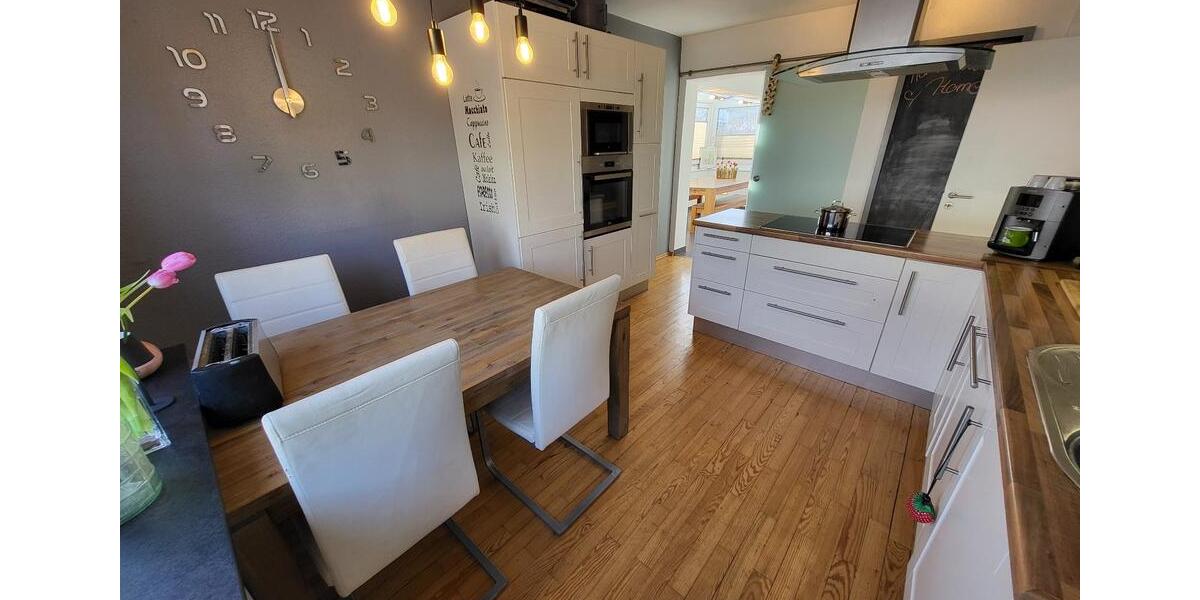 Freist. EFH + Garage +gr. Garten im Herzen v. Rheidt bezugsbereit 4.5 zimmer