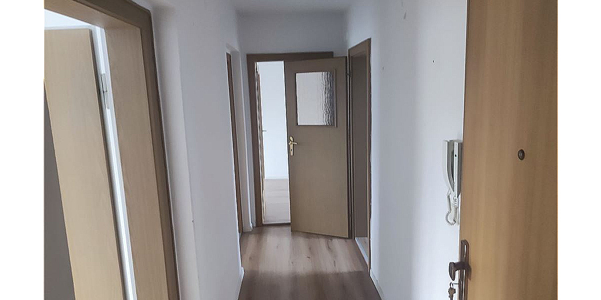2 NETTOKALTMIETEN FREI! Sonnige 3-Zimmer-Wohnung mit Balkon im 1.OG, neu renoviert 3 zimmer