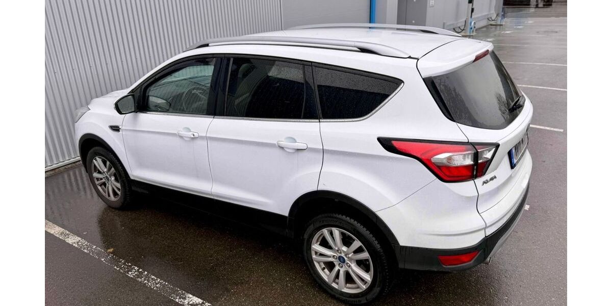 Ford Kuga 63.500 km 14.000 &euro; Neckartailfingen 72666