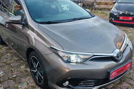 Toyota Auris Touring Sports 114.200 km 11.900 &euro; Sommerach 97334