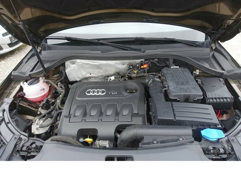 Q3 2.0 TDI quattro Bi-Xenon Navi PDC S-Line 8x Alu