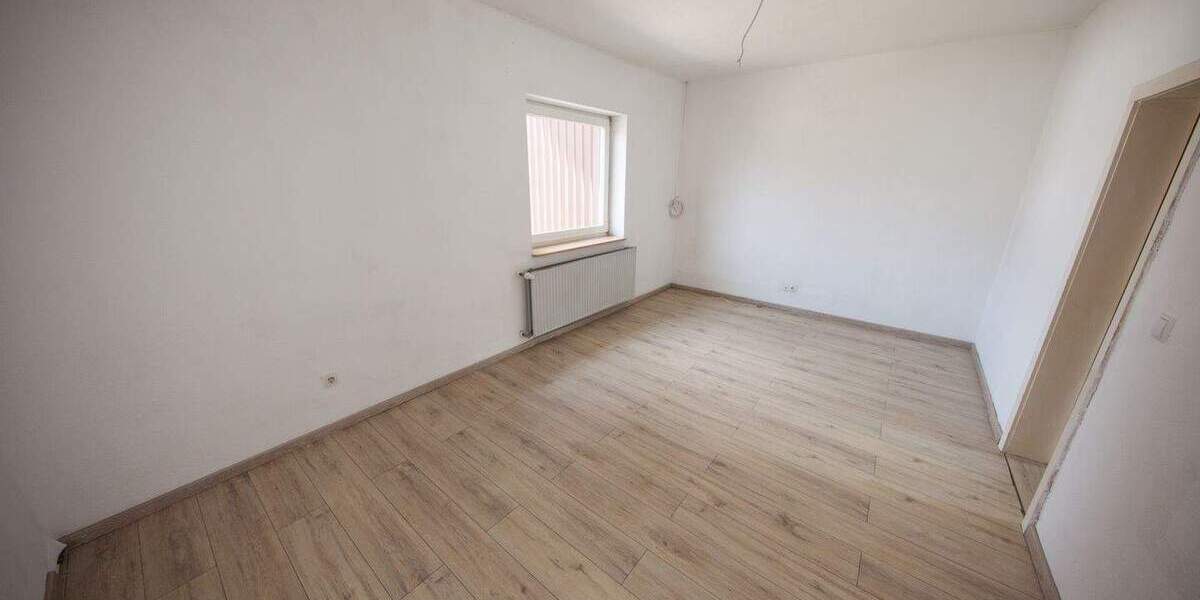 Mehrfamilienhaus, Wohnhaus Bad Rodach Elsa - 5 Zimmer, 140 m&sup2;, 220.000&euro; | Angebot:25746306