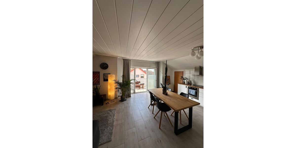 Dachgeschoßwohnung Schöneck - 2 Zimmer, 75 m&sup2;, 950&euro; | Angebot:25852359