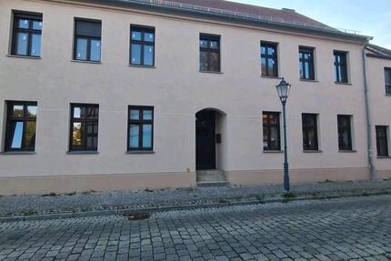 Haus Luckenwalde - 11 Zimmer, 322 m&sup2;, 890.000&euro; | Angebot:27086772
