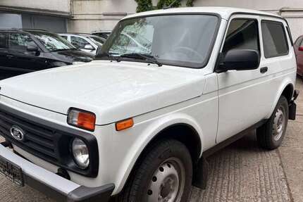 Lada Niva 10.334 km 14.500 &euro; Berlin 10247