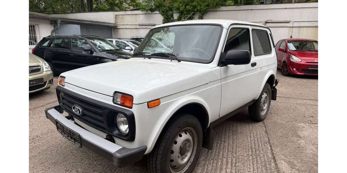 Lada Niva 10.334 km 14.500 &euro; Berlin 10247