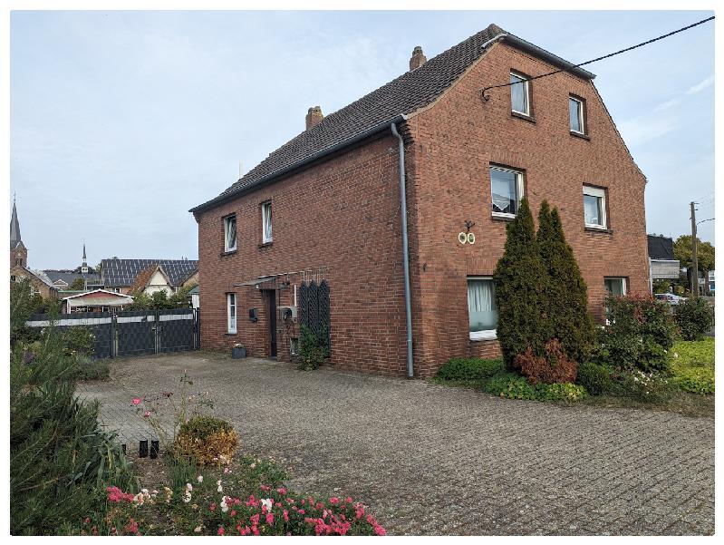 Einfamilienhaus mit EinliegerWohnung auf großem Grundstück in Xanten-Marienbaum
