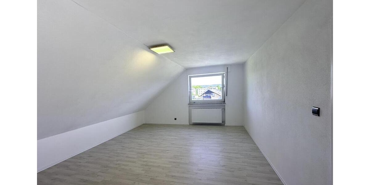 Dachgeschoßwohnung Wittlich - 3 Zimmer, 87 m&sup2;, 900&euro; | Angebot:26660900