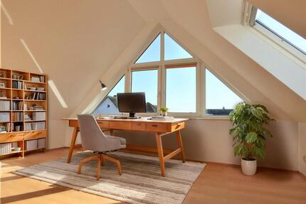 Großzügige 3-Zimmer-Maisonette-Wohnung mit Balkon, Garage, Studio