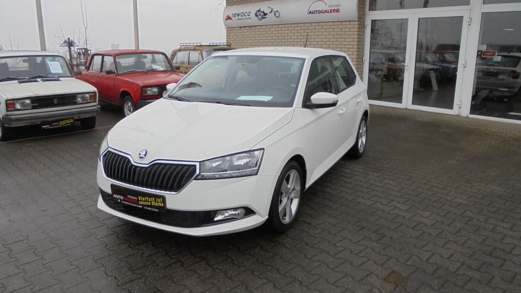 Skoda Fabia 42.450 km 11.790 &euro; Dresden 01157