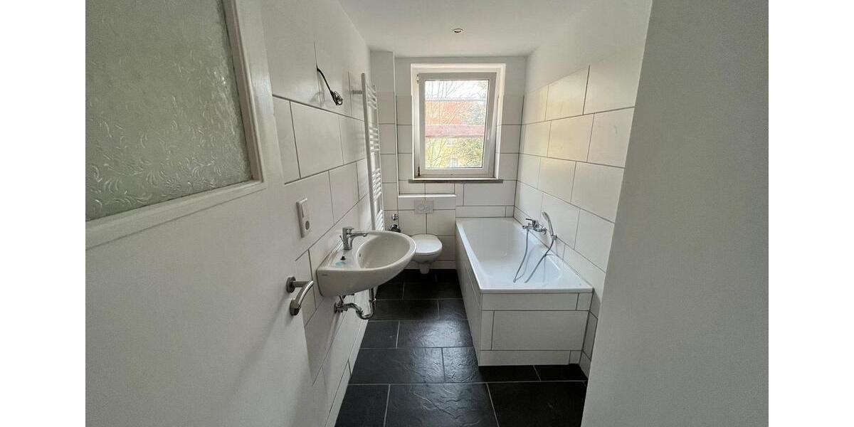 Etagenwohnung Seehausen (Altmark) - 4 Zimmer, 77 m&sup2;, 430&euro; | Angebot:24190203