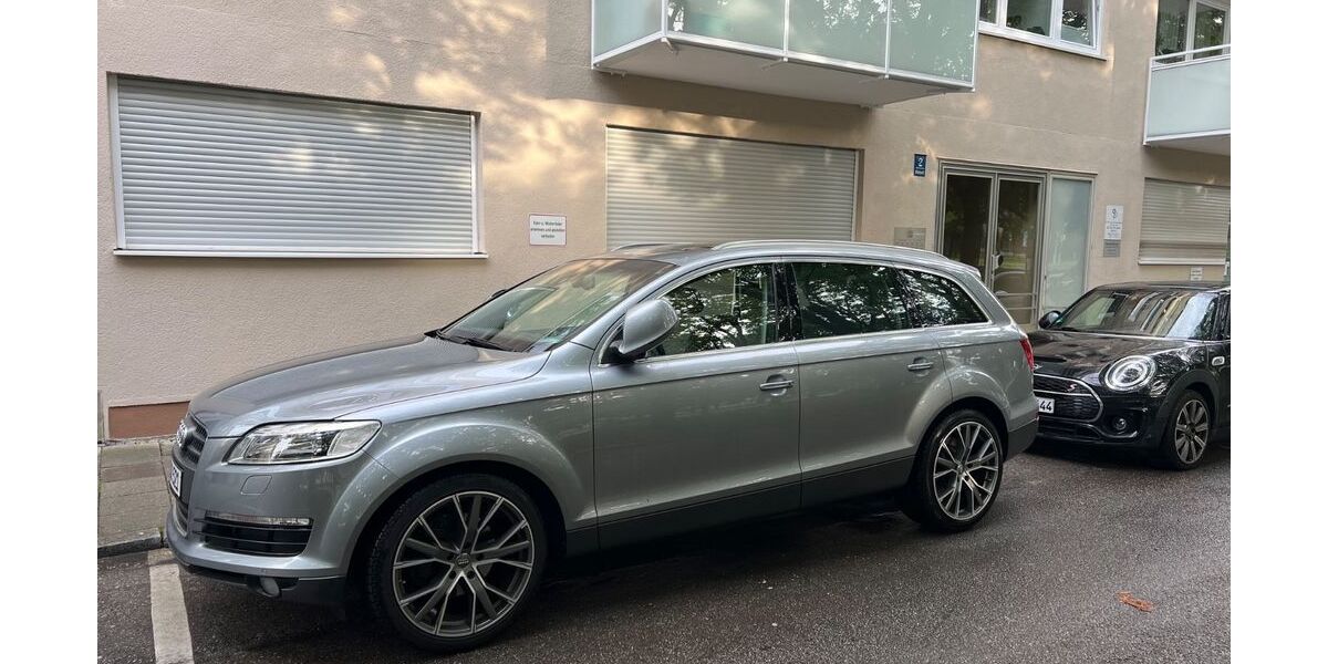 Audi Q7 95.000 km 22.999 &euro; München 80538