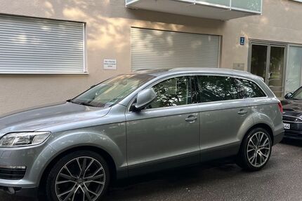 Audi Q7 97.500 km 22.999 &euro; München 80538